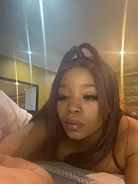 ItsLeyaa online show from 10-15-25, 09:48