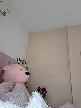 ItsLeyaa online show from 10-24-25, 11:56