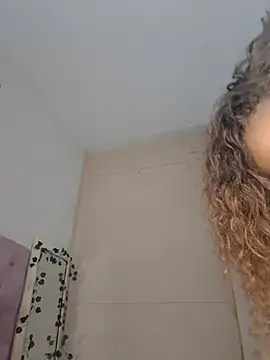 ItsLeyaa online show from 11-16-25, 09:53