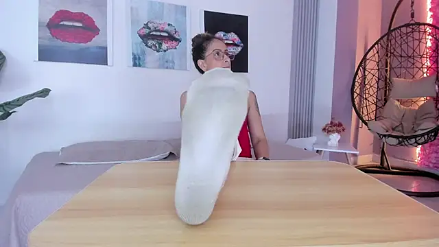 Angela donnato online show from 09-18-25, 03:30