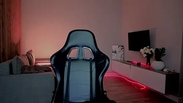 RileyMee online show from 01-13-26, 03:12