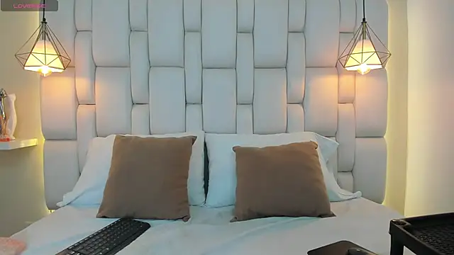 Snapshot of AslyGomez chatting on 02-13-25, 11:28 AslyGomez online show from 02-13-25, 11:28