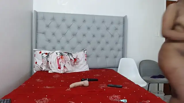 Snapshot of Candy_Love_18 chatting on 01-28-25, 08:47 Candy Love 18 online show from 01-28-25, 08:47