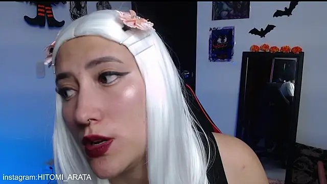 hitomi arata online show from 10-15-25, 12:33