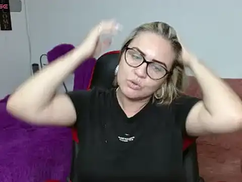 helenca43 online show from 02-01-25, 11:48