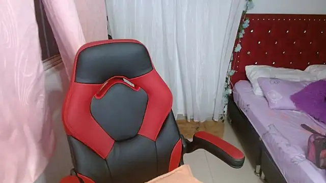 helenca43 online show from 11-14-25, 08:57