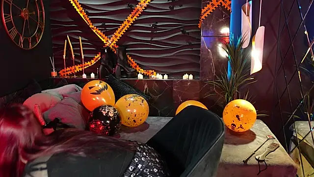 Snapshot of Lily_Moonlight chatting on 10-29-25, 06:59 Lily Moonlight online show from 10-29-25, 06:59