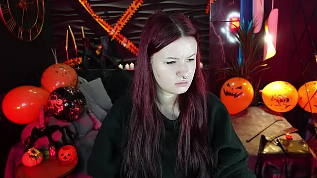 Snapshot of Lily_Moonlight chatting on 10-30-25, 06:59 Lily Moonlight online show from 10-30-25, 06:59