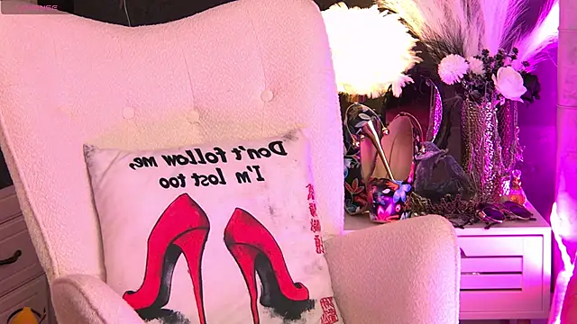 ZoeMesmerize online show from 10-16-25, 03:07