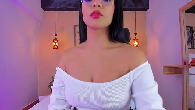 Snapshot of CamilleLynn chatting on 01-27-25, 03:37 CamilleLynn online show from 01-27-25, 03:37