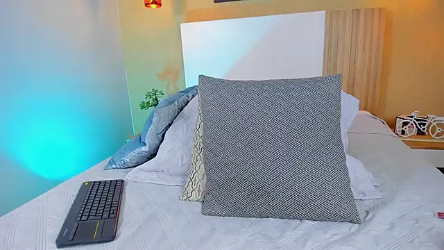 Snapshot of CamilleLynn chatting on 03-04-25, 06:37 CamilleLynn online show from 03-04-25, 06:37