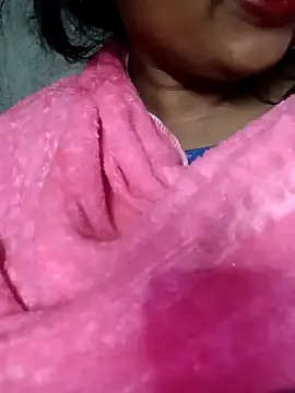 Snapshot of Wifesuman40 chatting on 12-19-24, 03:18 Wifesuman40 online show from 12-19-24, 03:18