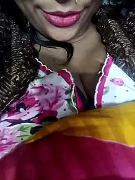 Snapshot of Wifesuman40 chatting on 12-21-24, 05:29 Wifesuman40 online show from 12-21-24, 05:29