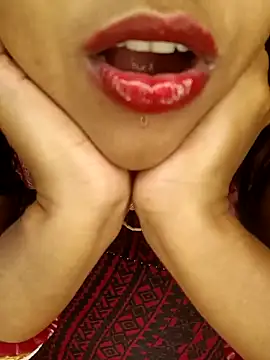 Snapshot of Wifesuman40 chatting on 12-28-24, 10:36 Wifesuman40 online show from 12-28-24, 10:36