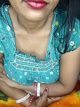 Snapshot of Wifesuman40 chatting on 12-31-24, 02:19 Wifesuman40 online show from 12-31-24, 02:19