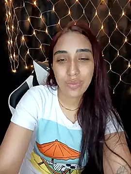 Snapshot of ifeelverywet_andhot chatting on 10-19-25, 10:43 ifeelverywet andhot online show from 10-19-25, 10:43