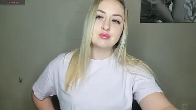 KennaJamess8 online show from 01-21-25, 05:51