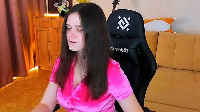 Snapshot of Lora_Cain chatting on 12-06-24, 02:28 Lora Cain online show from 12-06-24, 02:28