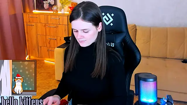 Snapshot of Lora_Cain chatting on 12-12-24, 04:43 Lora Cain online show from 12-12-24, 04:43