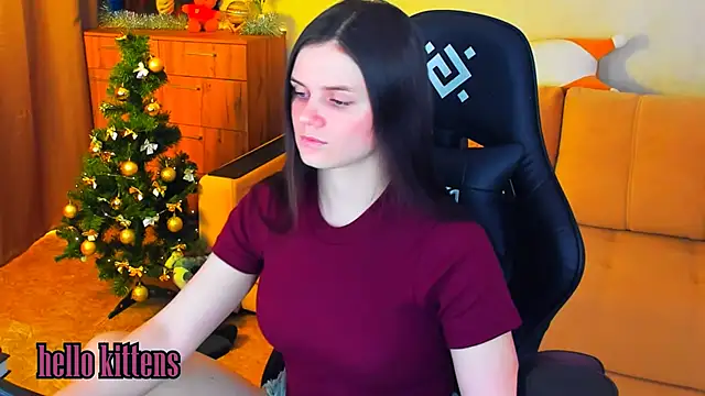 Snapshot of Lora_Cain chatting on 12-20-24, 02:05 Lora Cain online show from 12-20-24, 02:05