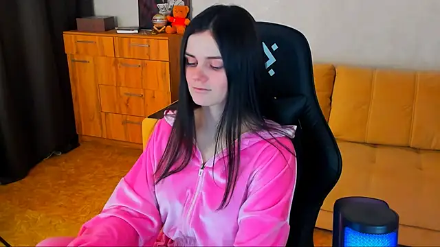 Snapshot of Lora_Cain chatting on 01-13-25, 05:44 Lora Cain online show from 01-13-25, 05:44