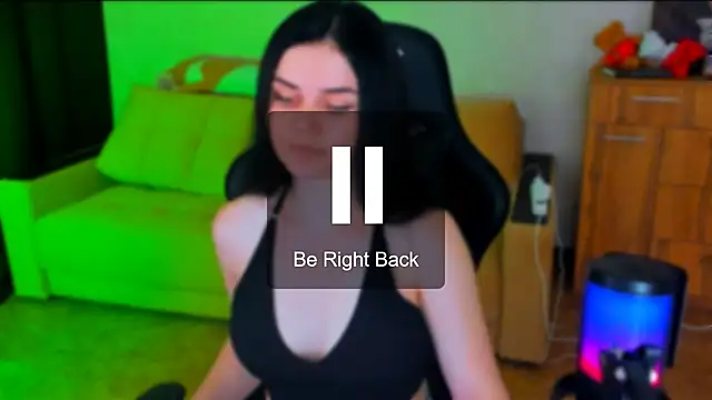 Snapshot of Lora_Cain chatting on 02-10-25, 02:59 Lora Cain online show from 02-10-25, 02:59