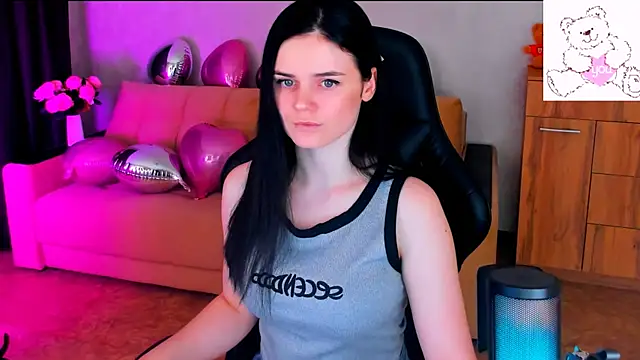 Snapshot of Lora_Cain chatting on 02-14-25, 07:02 Lora Cain online show from 02-14-25, 07:02