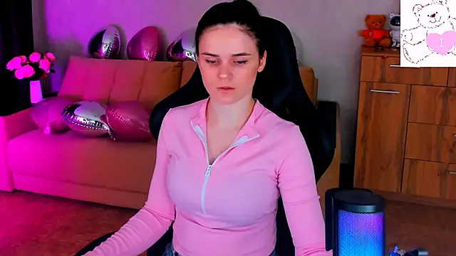 Snapshot of Lora_Cain chatting on 02-14-25, 10:04 Lora Cain online show from 02-14-25, 10:04