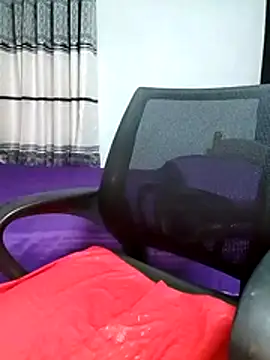 Snapshot of juliya_Les chatting on 10-23-25, 02:27 juliya Les online show from 10-23-25, 02:27