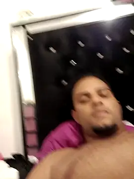 Snapshot of Hotdark chatting on 01-22-25, 06:42 Hotdark online show from 01-22-25, 06:42