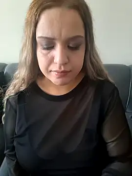 cansuozell online show from 10-26-25, 01:06