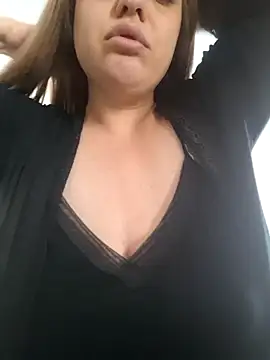 cansuozell online show from 11-22-25, 08:57