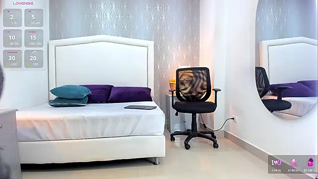 Snapshot of _Peach1_ chatting on 03-09-26, 01:15 Peach1 online show from 03-09-26, 01:15