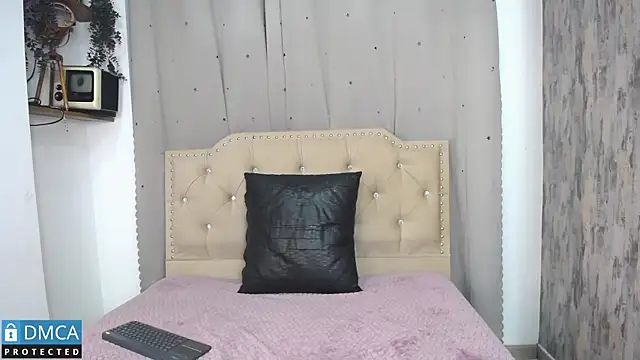 CataFox  online show from 03-04-25, 01:45