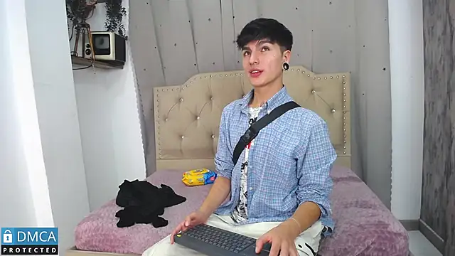 CataFox  online show from 03-12-25, 01:36