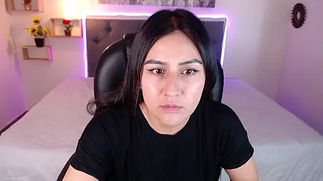 mia aira online show from 12-12-24, 08:32