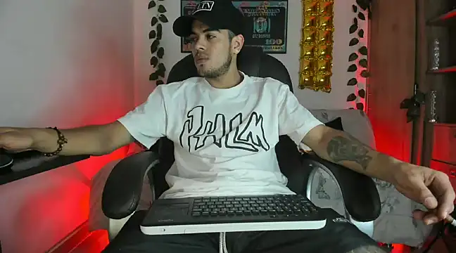 Snapshot of mikee_scooth chatting on 01-08-25, 07:34 mikee scooth online show from 01-08-25, 07:34