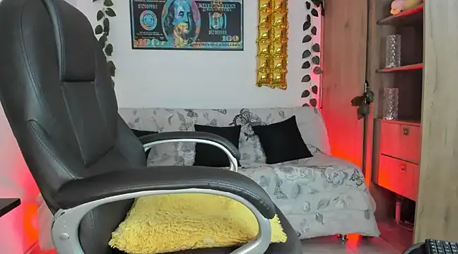 Snapshot of mikee_scooth chatting on 01-11-25, 02:15 mikee scooth online show from 01-11-25, 02:15