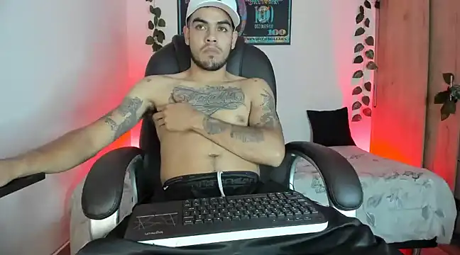 Snapshot of mikee_scooth chatting on 02-27-25, 02:10 mikee scooth online show from 02-27-25, 02:10