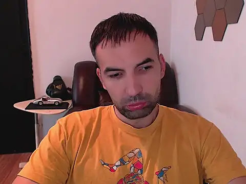 Snapshot of Leo_1617 chatting on 10-15-25, 10:48 Leo 1617 online show from 10-15-25, 10:48