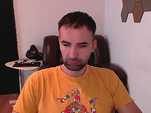 Snapshot of Leo_1617 chatting on 10-16-25, 11:33 Leo 1617 online show from 10-16-25, 11:33