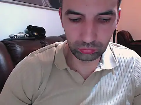 Snapshot of Leo_1617 chatting on 11-04-25, 09:58 Leo 1617 online show from 11-04-25, 09:58