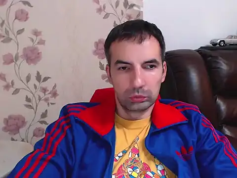 Snapshot of Leo_1617 chatting on 11-09-25, 06:17 Leo 1617 online show from 11-09-25, 06:17