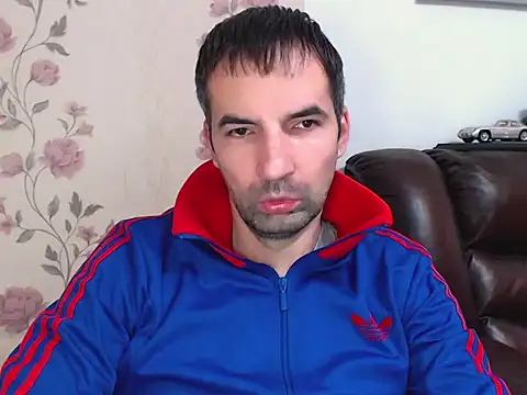 Snapshot of Leo_1617 chatting on 11-24-25, 08:58 Leo 1617 online show from 11-24-25, 08:58