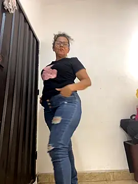 Snapshot of Nadia-melej chatting on 11-25-25, 05:35 Nadia-melej online show from 11-25-25, 05:35