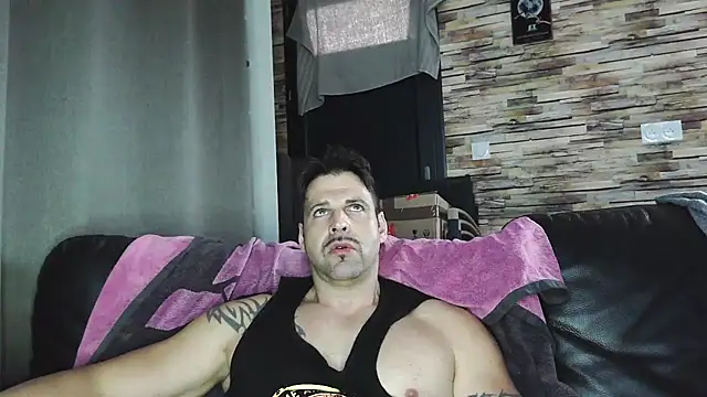 Snapshot of XxBigboybandxX chatting on 02-12-26, 01:50 XxBigboybandxX online show from 02-12-26, 01:50