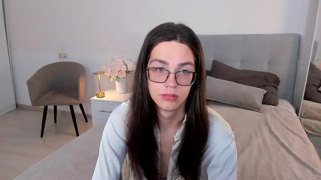 Alfreda Mills online show from 09-21-25, 10:50