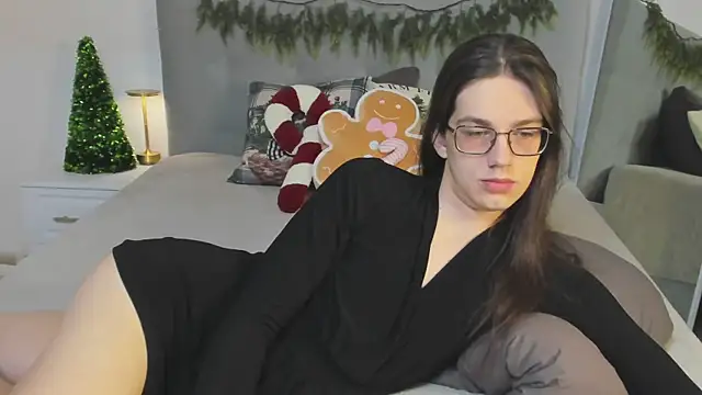 Alfreda Mills online show from 12-18-25, 10:43