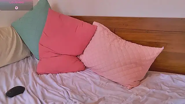 Snapshot of SashaStory chatting on 11-12-25, 08:59 SashaStory online show from 11-12-25, 08:59