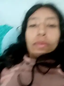 Snapshot of karolinee_66_ chatting on 12-04-24, 05:16 karolinee 66 online show from 12-04-24, 05:16